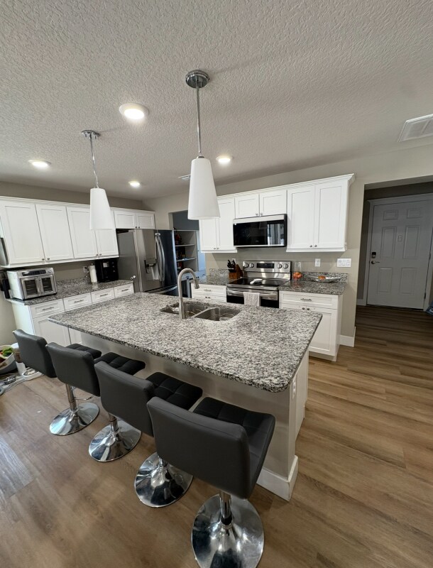 Foto del edificio - 1084 E Pierce Ave