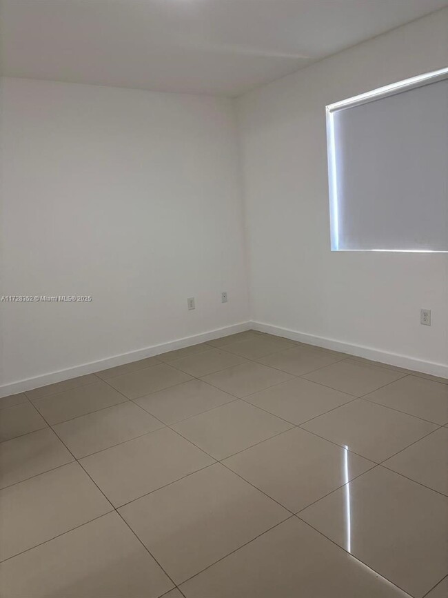 Foto del edificio - 423 E 27th St