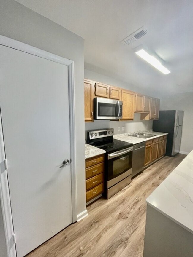 Foto del edificio - Must see this adorable 2 Bedroom, 2 bath condo on the 2nd floor in the RoseCroft community