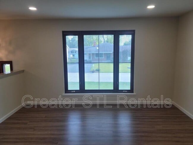 Building Photo - 11937 Glenmar Dr