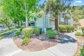 Building Photo - 760 Canyon Oaks Dr
