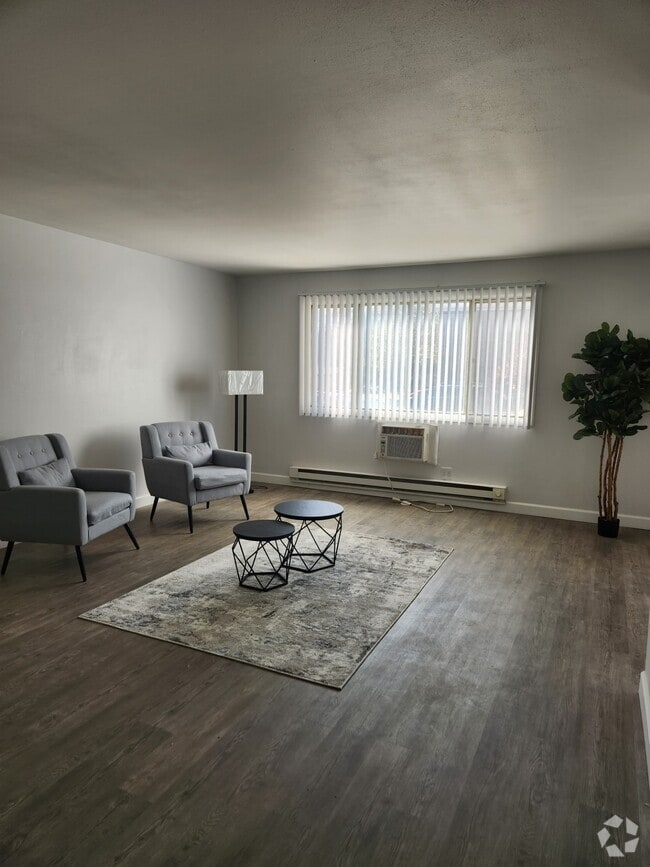 Building Photo - Creekview Apartments ::OPEN HOUSE::