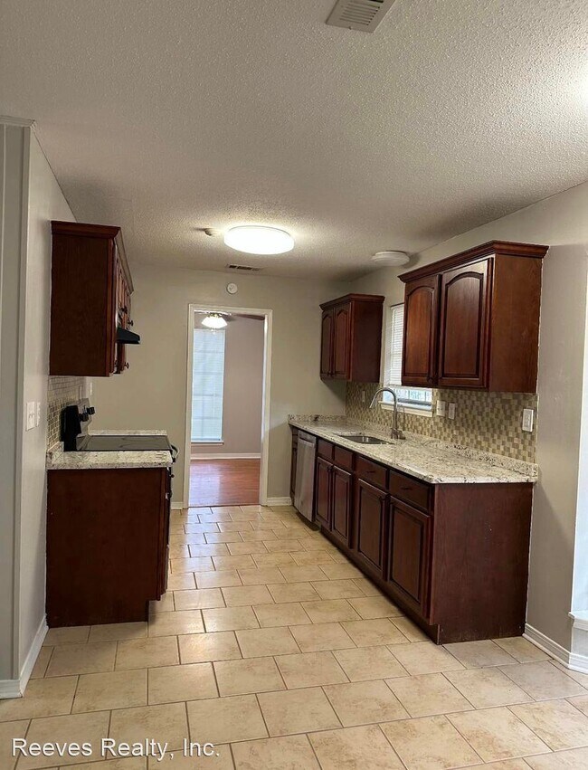 Foto del edificio - 3 br, 2 bath House - 2022 Adobe Ridge Dr W