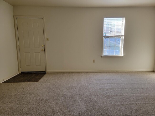 Building Photo - 94 Westpointe Ln