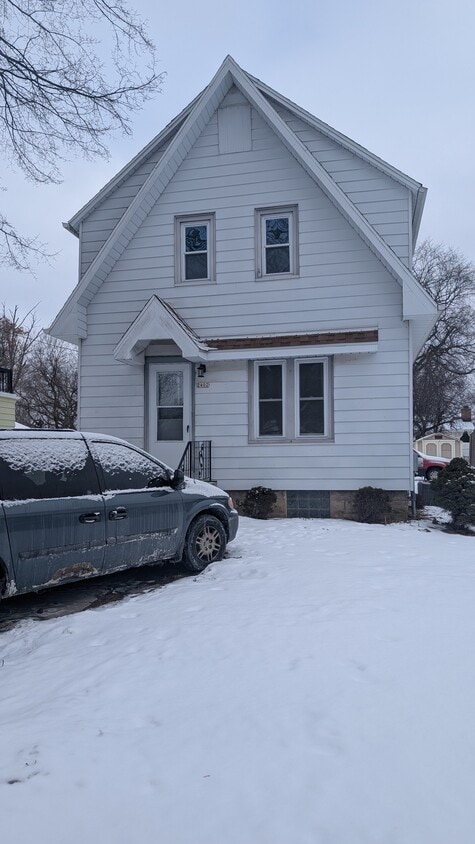 Building Photo - Grange