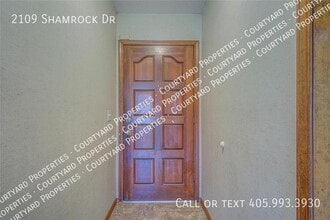 Building Photo - 2109 Shamrock Dr