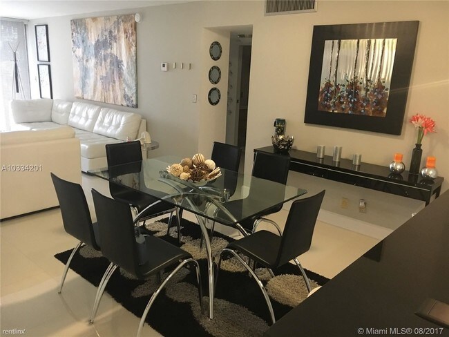 Foto del edificio - 2625 Collins Ave