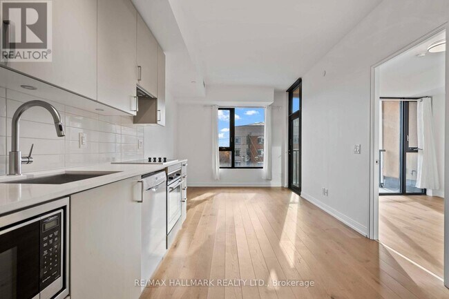 Photo du bâtiment - 1100 Kingston Rd