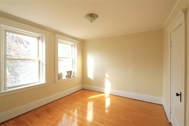 Foto del edificio - 6 Craigie Cir