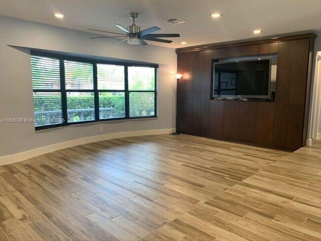 Foto del edificio - 4718 Roosevelt St