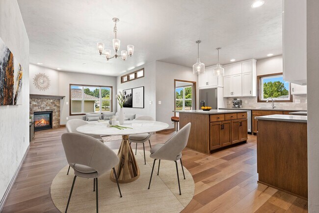 Foto del edificio - 3841 Shore Crest Ln