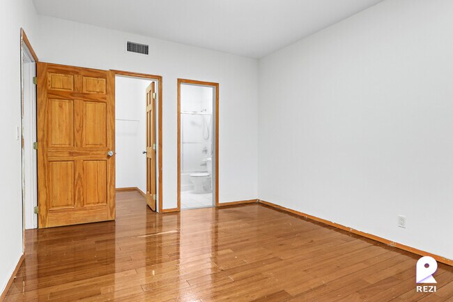 Building Photo - 65 Scholes St