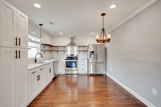 Foto del edificio - Beautiful bungalow in fabulous Durham location!