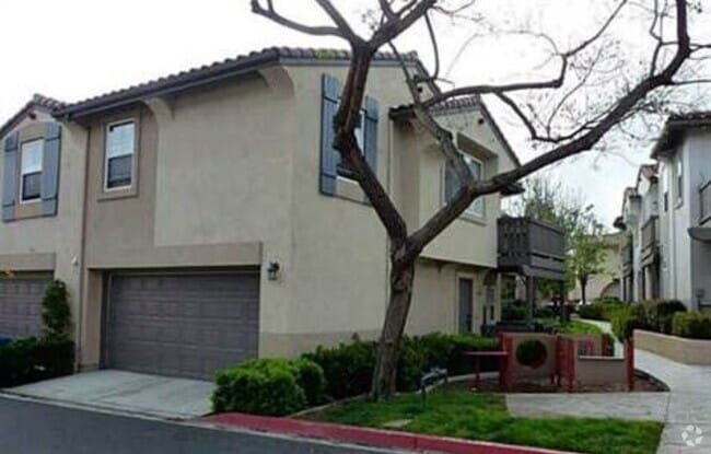 Building Photo - 6049 Paseo Salinero