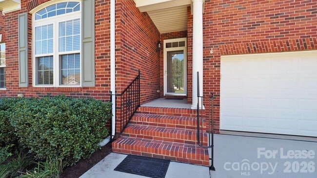 Foto del edificio - 6860 Lakecrest Ct