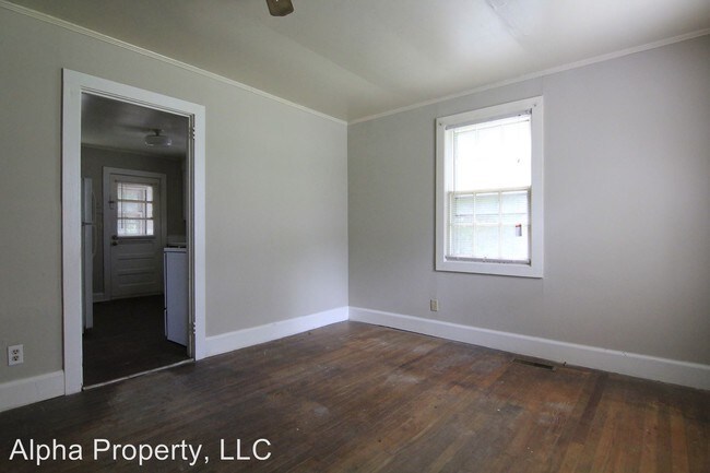 Building Photo - 2 br, 1 bath House - 202 Loop St