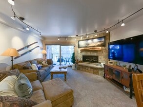 Building Photo - 530 S French St