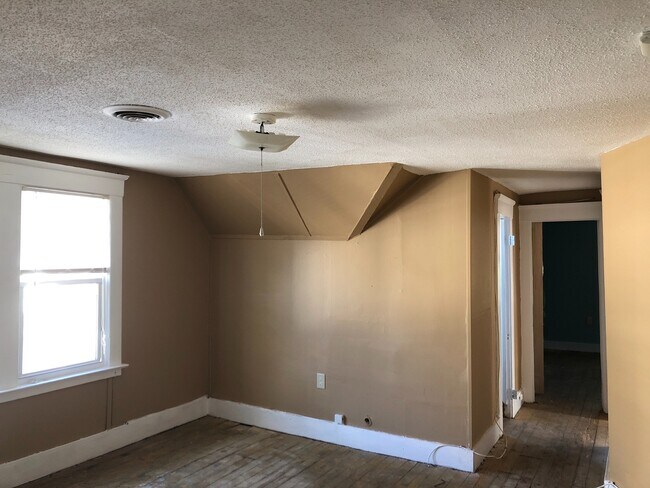 Foto del edificio - ELM 869-871