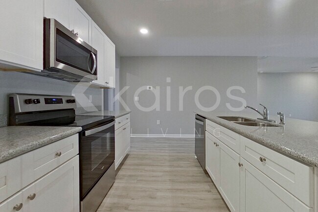 Foto del edificio - 325 Monarch Ln