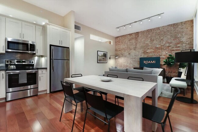 Building Photo - 822 Perdido St