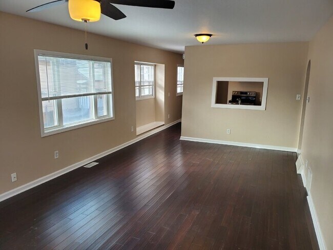 Foto del edificio - 3216 1st St