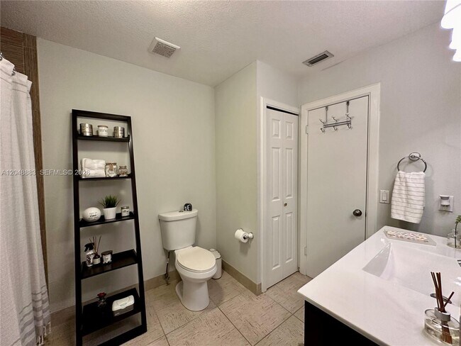 Foto del edificio - 9013 SW 102nd Pl