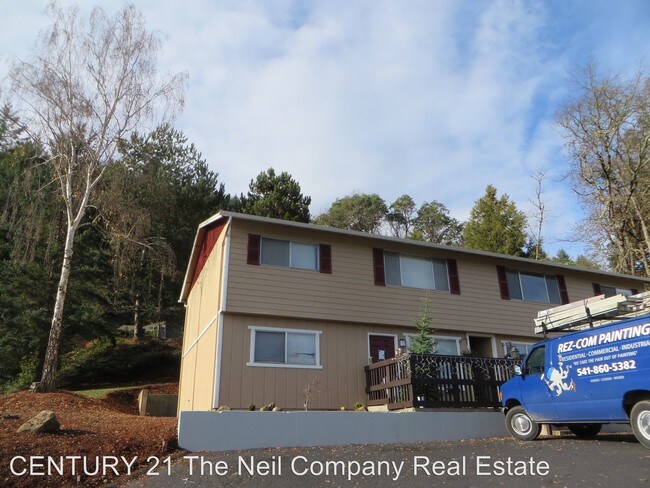 Building Photo - 195-199 Mercy Hills Dr