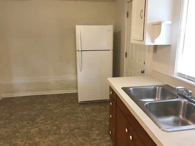 Kitchen View 2 - 911 Leaf Ave
