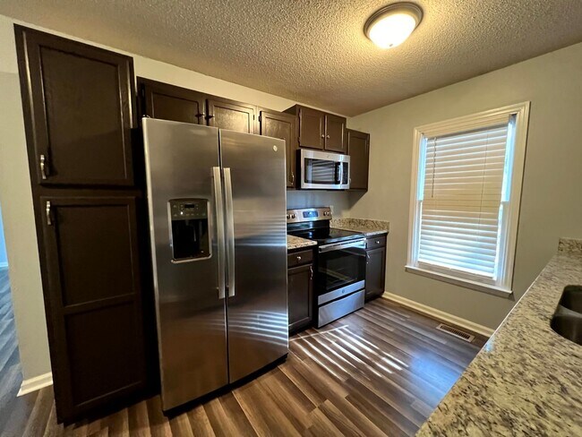 Foto del edificio - 6357 Rhemish Dr