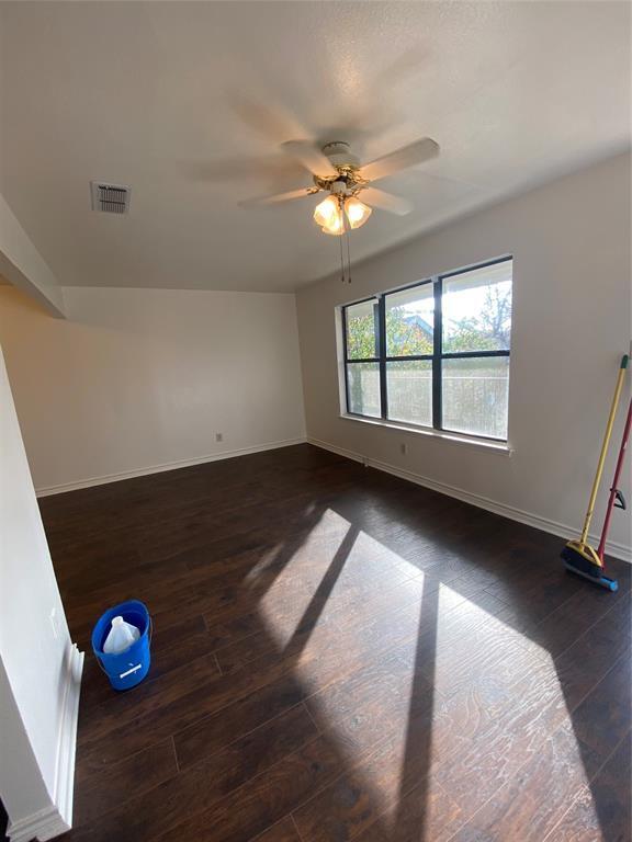 Building Photo - 1415 N Austin St