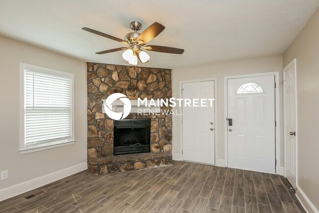 Foto del edificio - 3 Bedroom Pet-Friendly Home in Dawsonville, GA with Main Street Renewal