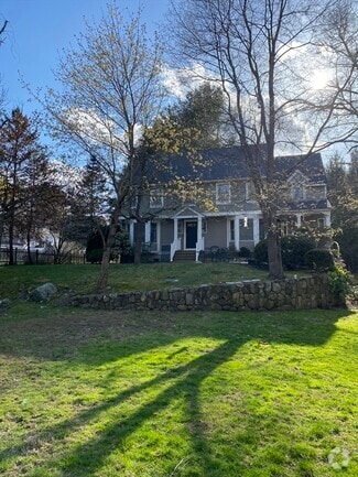 Building Photo - 94 Rice St