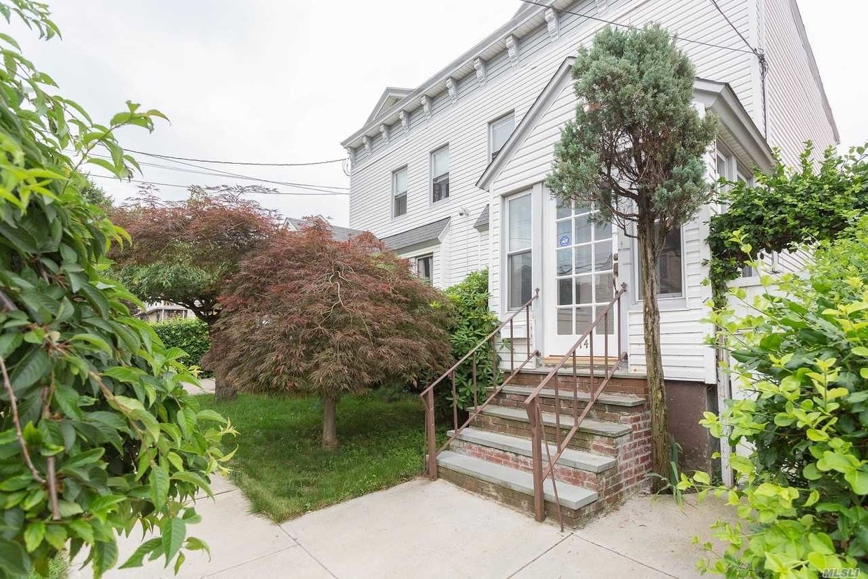Primary Photo - 148-16 11th Ave