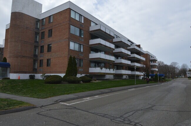 Foto del edificio - 1460 Elm St