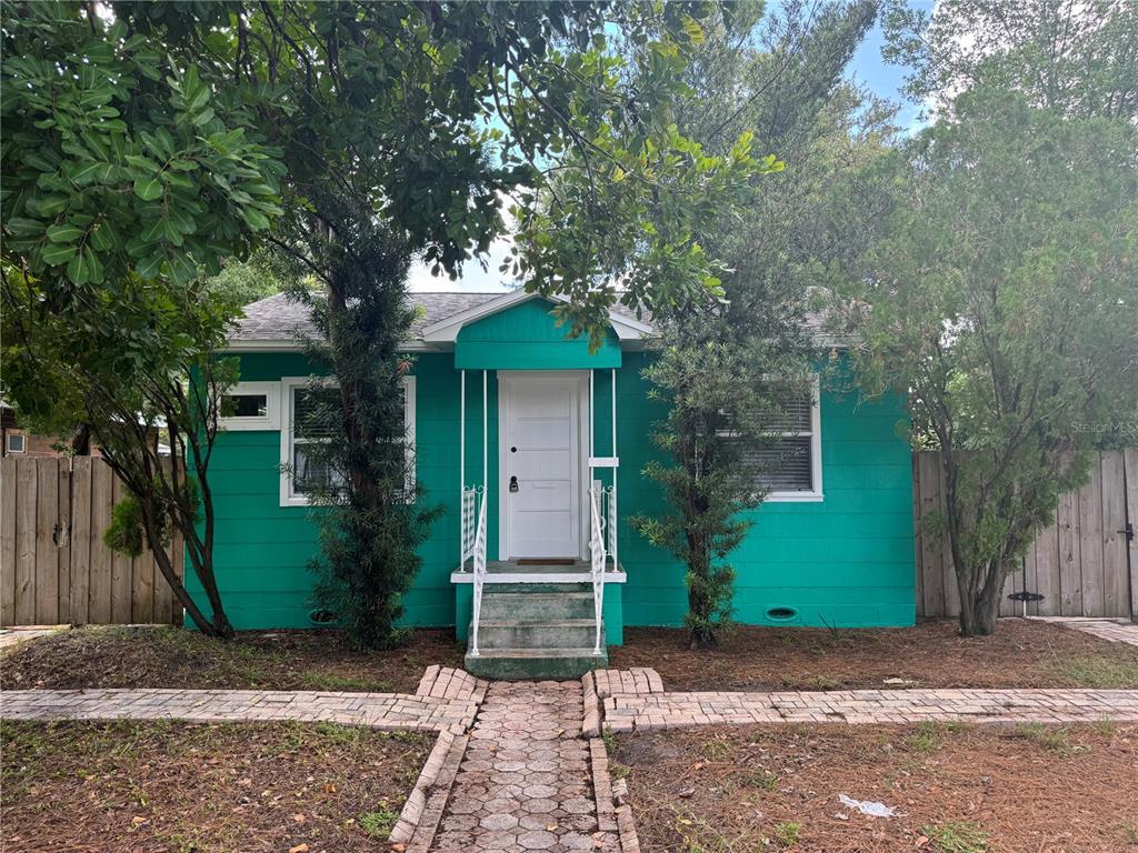 Foto principal - 4108 10th Ave N