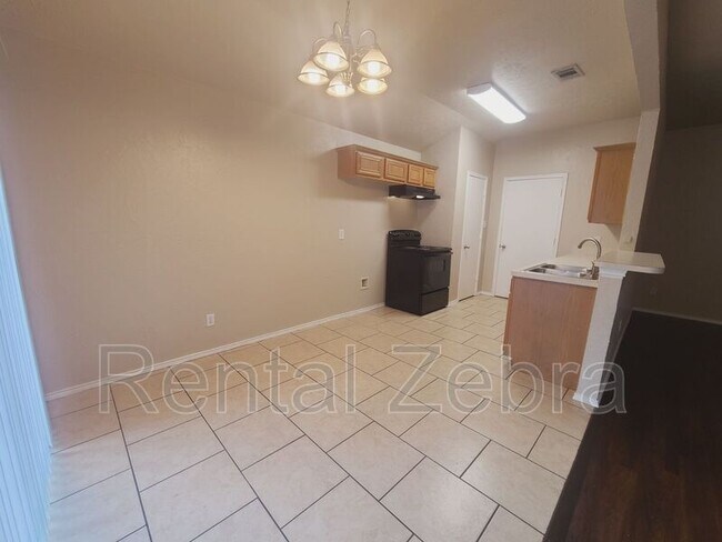 Building Photo - 3140 Ronay Dr