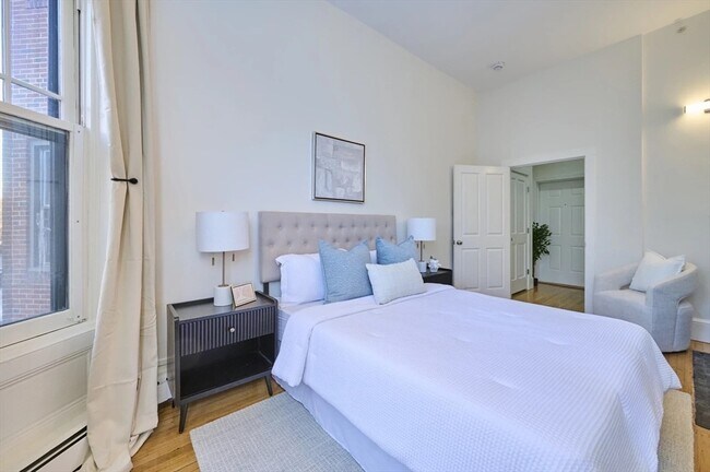 Foto del edificio - 160 Commonwealth Ave