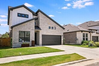 Building Photo - 253 Darley Oak Dr