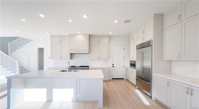 Building Photo - 313 Brimwood