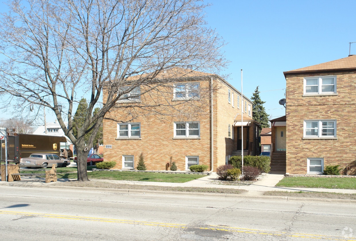 Building Photo - 8914 W Grand Ave