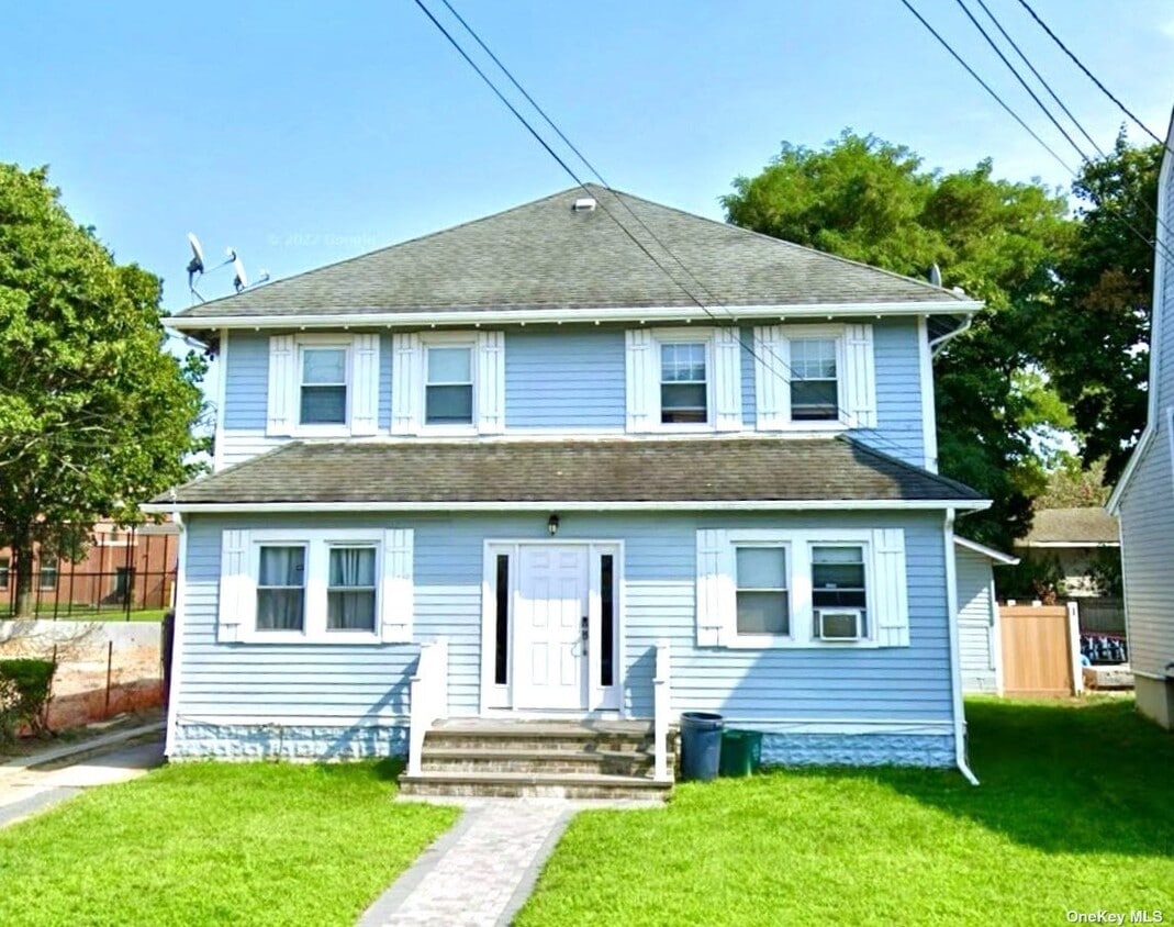 Primary Photo - 38 Carpenter Ave