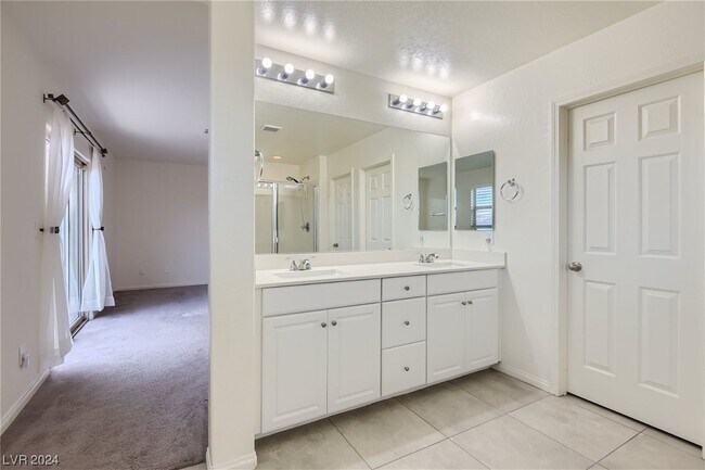 Foto del edificio - 8641 Todd Allen Creek St