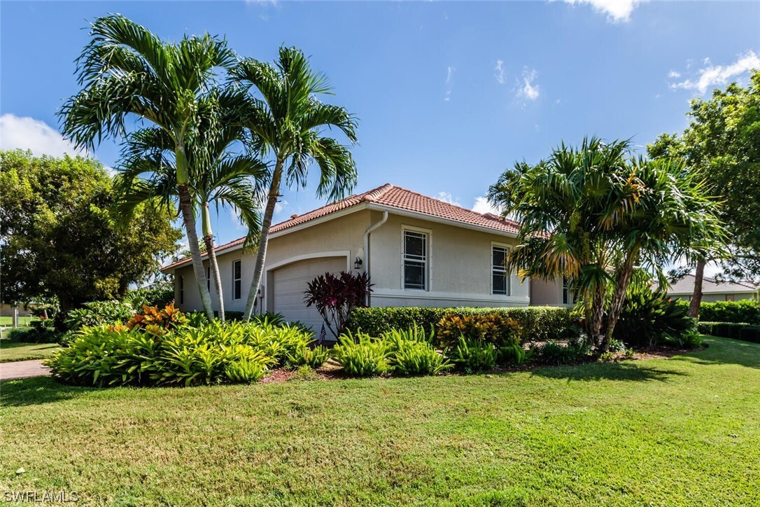 Primary Photo - 31 Tahiti Rd