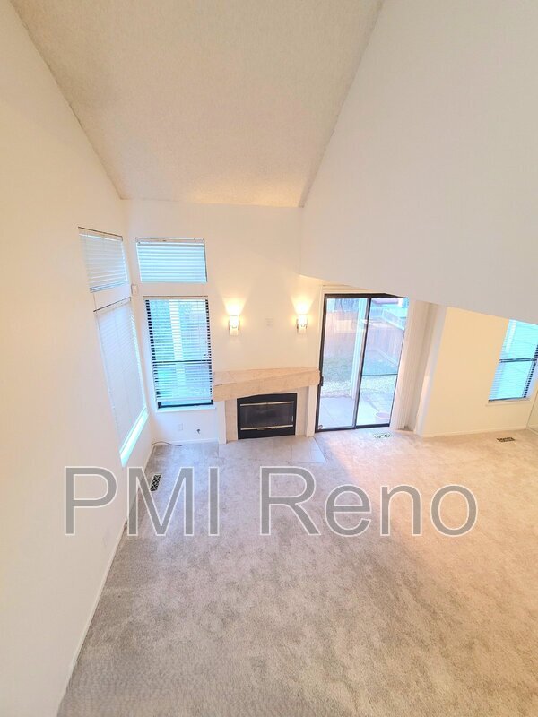 Foto del edificio - 4332 Leeward Ln