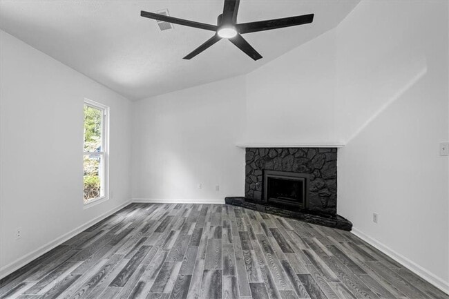 Building Photo - 5142 Huxley Rd