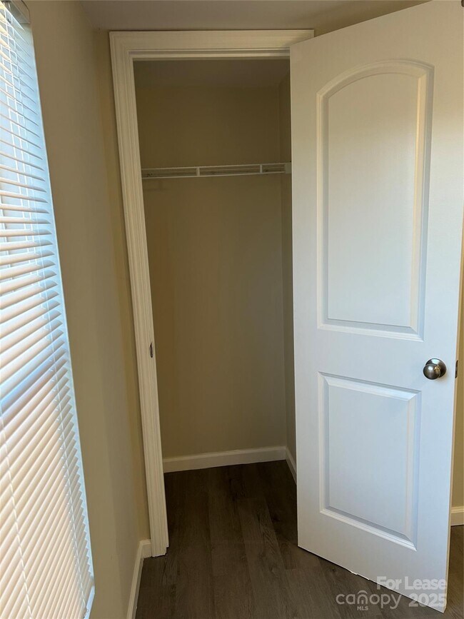Foto del edificio - 137 Gatewood Dr