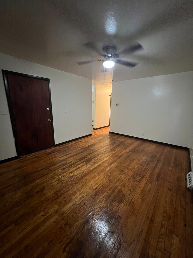 Primary Photo - 4957 N 46th St
