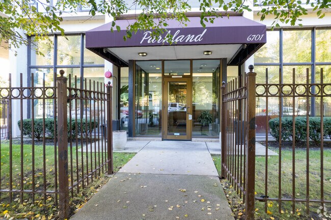 Entrada - Parkland Condominiums