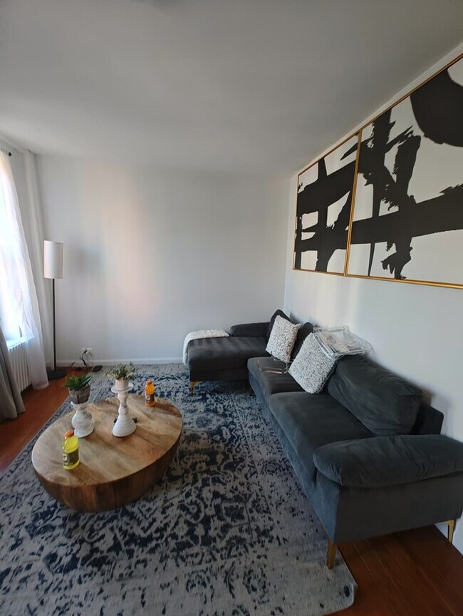 Foto del edificio - 402 E 11th St