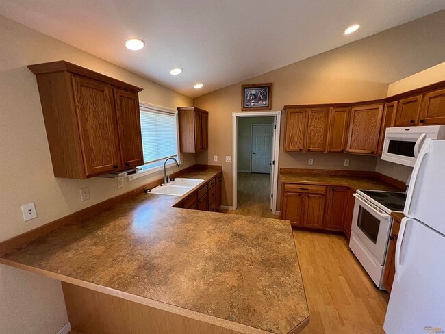 Building Photo - 6905 Mulberry Dr